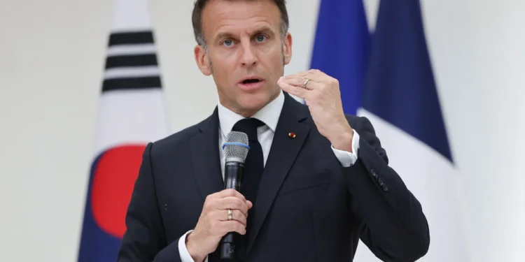 Bloomberg: Макрон критикува Тръмп и призовава съюзниците да се обединят срещу САЩ