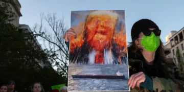 Протест срещу войната с Иран във Вашингтон, 7 април 2026 г. Probal Rashid / LightRocket / Getty Images