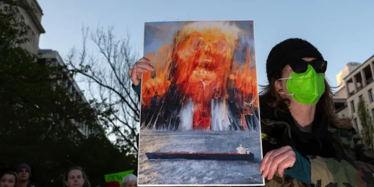 Протест срещу войната с Иран във Вашингтон, 7 април 2026 г. Probal Rashid / LightRocket / Getty Images