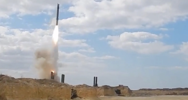 Изстрелване на противокорабна крилата ракета П-800 от руската система „Бастион“