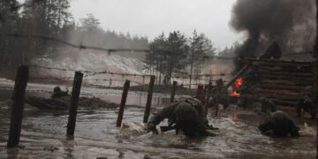 Украински войници по време на тренировка. Илюстративна снимка.