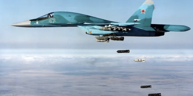 Русия разполага изтребители Су-34 за атаки с планиращи бомби по контролните пунктове на дронове на Украйна