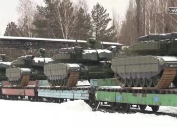 Нова партида основни бойни танкове Т-90М „Пробив“ се изпраща на руските войски. „Държавна отбранителна поръчка-2025 изпълнена“, — съобщи руският концерн Уралвагонзавод в края на миналата година.